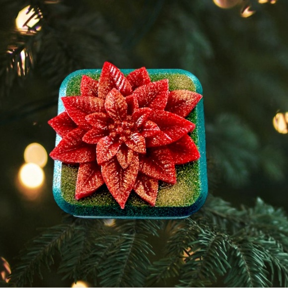 Set 6 Poinsettia Soap Party Favors, Christmas Party Gifts, Handmade Gift, Soap - Picture 14 of 17